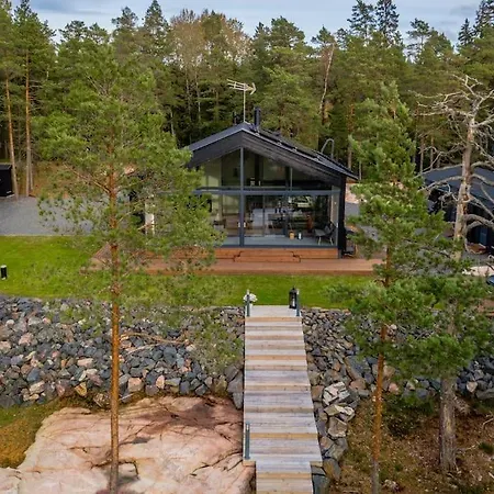 Ylellinen Meren Rannalla Raaseporissa *