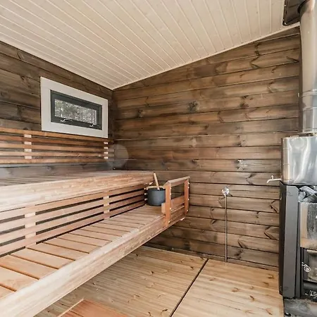 Ylellinen Meren Rannalla Raaseporissa