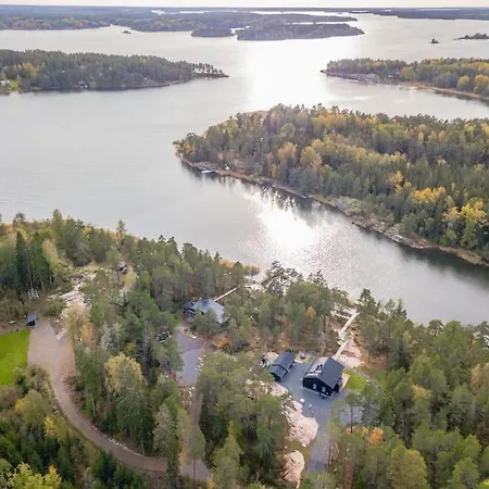 Ylellinen Meren Rannalla Raaseporissa